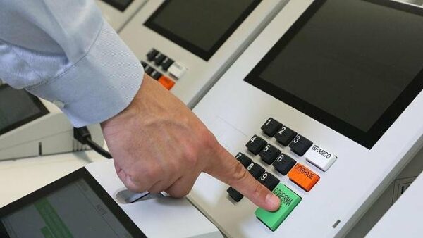 Justiça Eleitoral de Arapongas informa sobre remanejamento de locais de votação; confira as mudanças