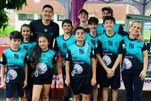 Equipe apucaranense conquista seis medalhas no Circuito Estadual de Badminton