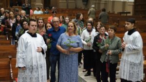 JUBILEU 80 ANOS: Vice-prefeito de Arapongas participa de Missa em homenagem aos Poderes Públicos