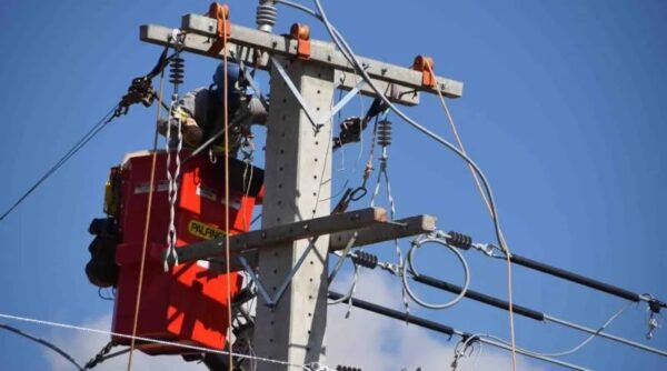 Copel emite nota sobre falta de energia após temporal no Paraná