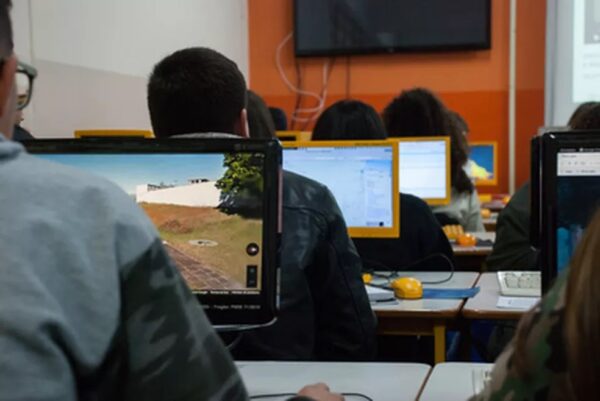 Secretaria de Educação oferece mais de 40 mil vagas no Paraná para cursos técnicos no ano que vem