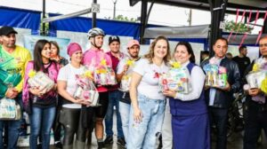Ciclistas entregam doações à Oncologia do Hospital da Providência