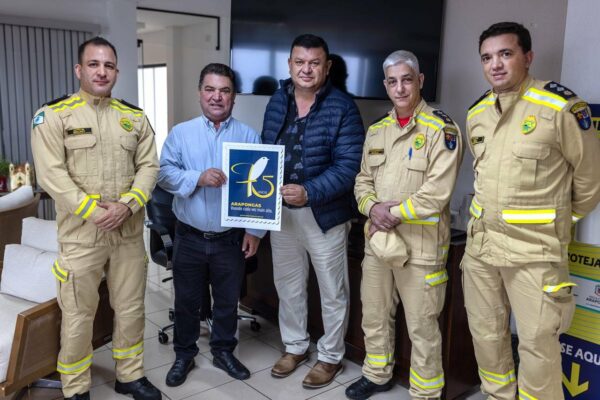 Novo selo, abertura de Urna histórica e desfile marcam abertura das comemorações do Aniversário de Arapongas