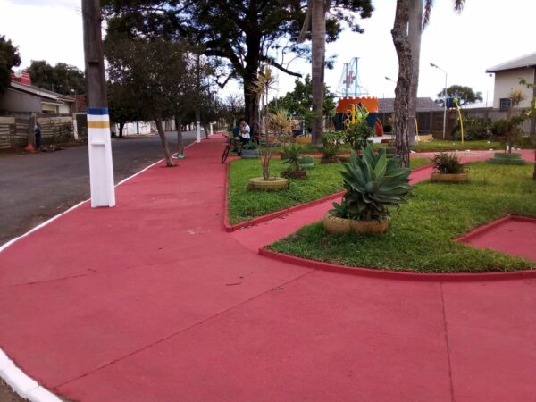 Prefeitura de Arapongas conclui revitalização da Praça “Maria Alves Melquíades de Melo”, na Vila Aparecida