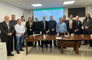 Prefeitos da Amepar levam reivindicação sobre hospitais terciários de Londrina e região à SESA