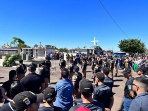 Emoção e honrarias marcam enterro do tenente Matias