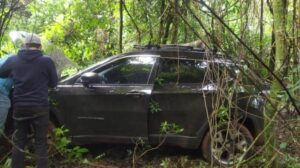 Ladrões aterrorizam família durante roubo; veículos são recuperados em Cambira