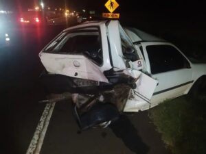 Acidente deixa dois jovens feridos na PR 444 em Arapongas