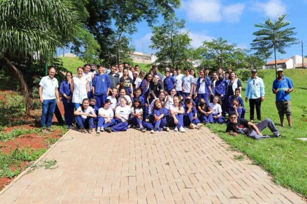 Dia do Rio é marcado com plantio de mudas em Jardim Alegre