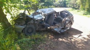 Acidente entre carro e caminhão fere sete pessoas no Vale do Ivaí