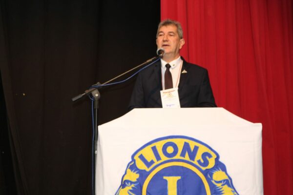 Deputado Bazana participa de reunião do Lions Clube Internacional