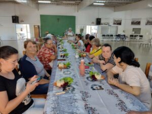 Idosos de Arapongas participam de curso de Cuidados com alimentação e saúde
