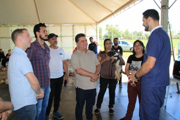 Castrapet realiza 285 atendimentos em Arapongas; nova etapa acontece em janeiro