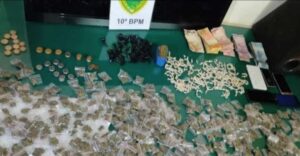 Jovens são presos com drogas e mais de R$2.5 mil em Marilândia