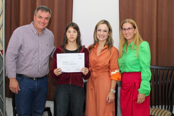 Prefeitura de Cambira realizou a formatura dos cursos de qualificação promovidos em parceria com o SESI/SENAI e SENAC
