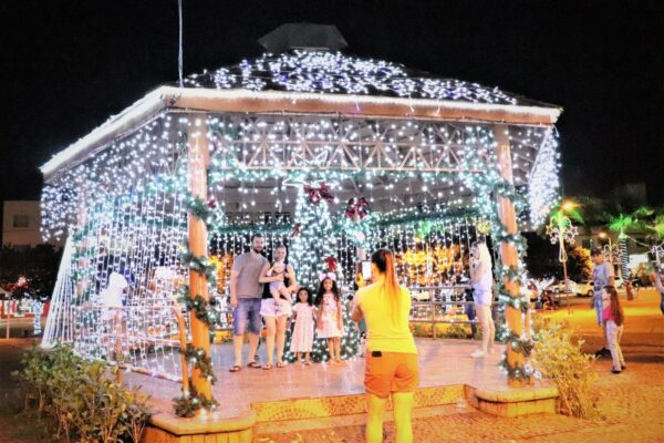 Arapongas – Natal Luz 2022 começa neste domingo, 04, com acendimento das luzes e Caravana do Papai Noel