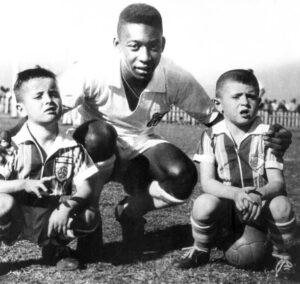 No início da carreira, Pelé disputou amistoso em Arapongas