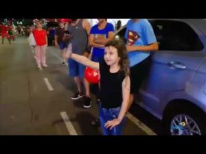 Terça-feira (13) foi lindo!  E hoje (15) será fantástico. Grande Desfile de Natal de Arapongas 2022.