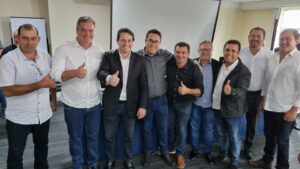 Prefeito Toledo de Cambira prestigia reeleição do Presidente Takeda Filho no Consórcio Paraná Saúde