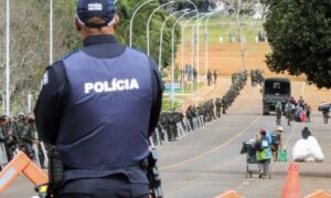 Ônibus com manifestantes de Apucarana estão apreendidos em Brasília