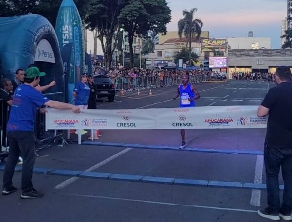Prova 28 de Janeiro: Ugandês Moses Kibet vence