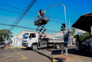 Semáforo vai facilitar “transposição” da Rua Nova Ucrânia em Apucarana