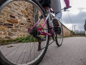 Ciclista é deixado nu e sem bicicleta por assaltantes em Arapongas