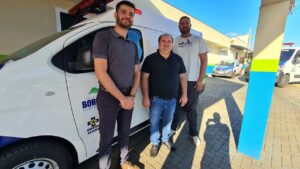 BORRAZÓPOLIS – Prefeito entrega a sexta ambulância em dois anos