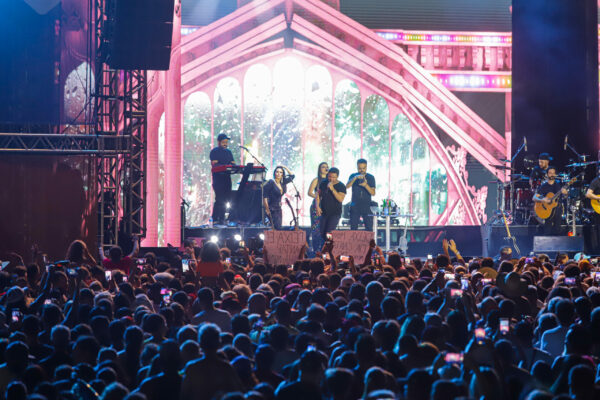 Eduardo Costa e Alemão do Forró encerram segunda semana de shows no Litoral