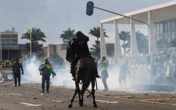 Presos há uma semana, 35 moradores do Norte do Paraná aguardam soltura após atos em Brasília