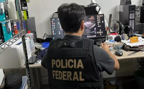 Homem é preso com pornografia infantil em operação da PF em Londrina