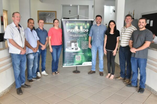 Jandaia do Sul – Ganhadores do IPTU Premiado recebem os prêmios nesta quinta-feira (12)