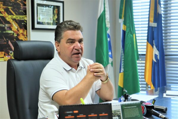 Sérgio Onofre anuncia reajuste de 8% para o funcionalismo público