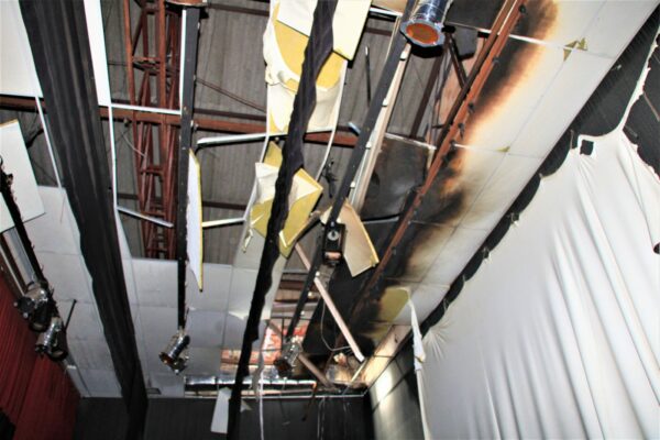 Arapongas –  Teatro Vianinha é alvo de vandalismo; Prefeitura vai reforçar medidas e chama atenção para denúncias no 153
