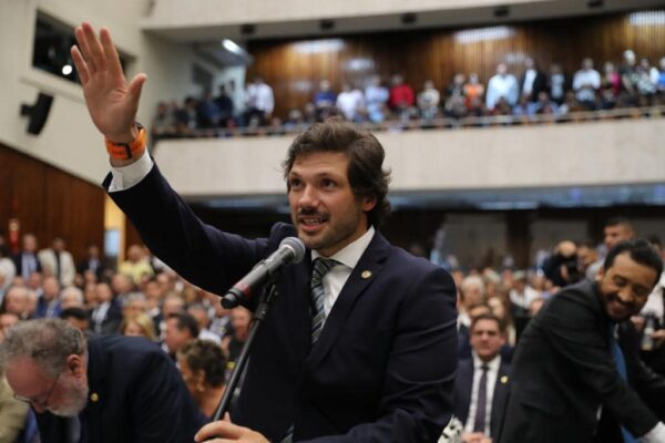 Tiago Amaral – Aooowww, Paraná, será que coube todo mundo?