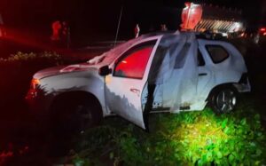 Mulher morre em acidente entre carro e caminhão na PR-437