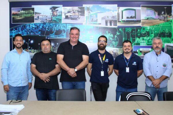 Prefeito Toledo de Cambira se reune com equipe do IBGE