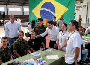 Feirão do emprego em Apucarana oferta vagas para ex-militares do Exército