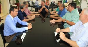 Onofre recebe visita de prefeito de Jaguapitã e comitiva