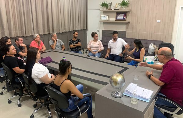 Câmara de Apucarana quer promover inclusão de pessoas surdas com Libras nos eventos