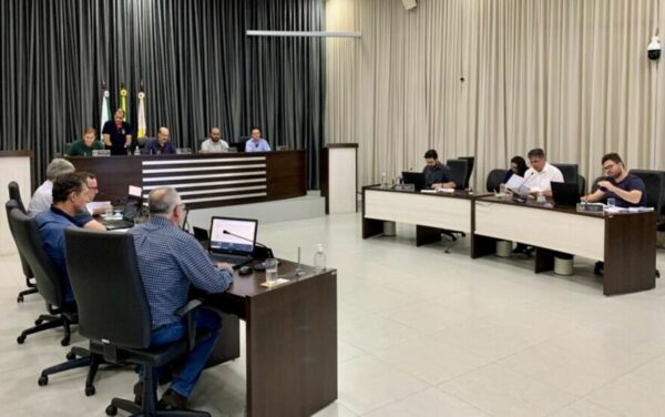 Câmara de Apucarana aprova projeto que autoriza subsídio para transporte coletivo