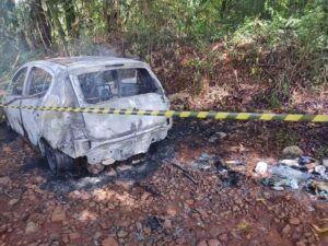 Mulher queimada viva dentro de carro teve 90% do corpo atingido em Rolândia