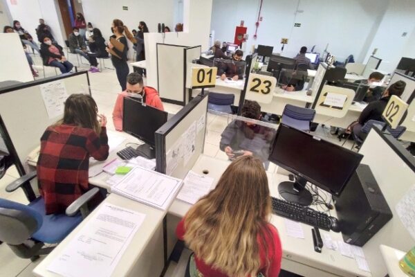 Semana do Carnaval tem 14,2 mil vagas disponíveis nas Agências do Trabalhador do Paraná
