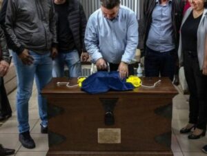 Urna Histórica de Arapongas recebe itens para acervo até outubro; saiba como participar