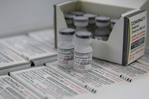 Arapongas realiza vacinação bivalente contra a Covid-19; veja os detalhes