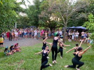 Primeira edição do Domingo no Parque com Jardim das Artes em Mandaguari