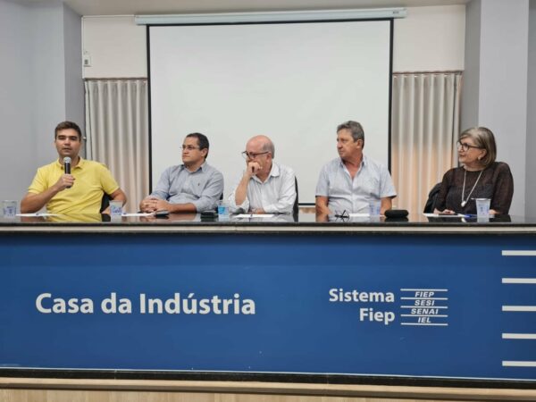 Semude participa de lançamento do Projeto de Desenvolvimento, Competitividade e Integração da Indústria do Mobiliário de Arapongas