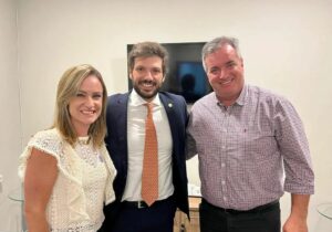 Cambira – Prefeito Toledo cumpre agenda política em Curitiba.