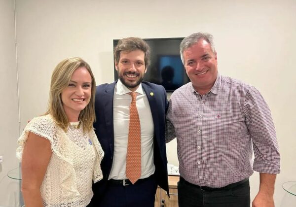 Cambira – Prefeito Toledo cumpre agenda política em Curitiba.