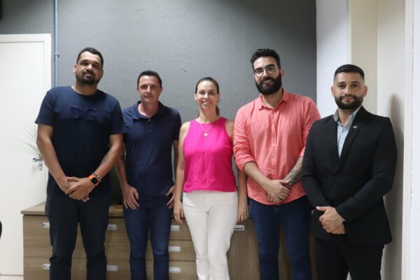 Procon de Arapongas recebe visita de coordenadores de Rolândia e Cornélio